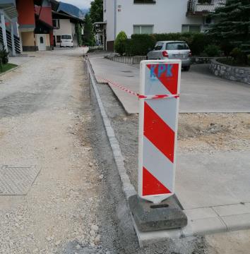 Zduša - Podporni zid in priprava cestišča na asfaltiranje